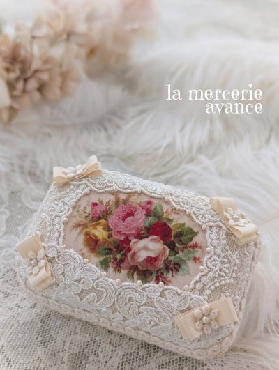 画像1: 手のひらに収まる小さなアクセサリーケースです〜アンティークローズ〜【完成品】