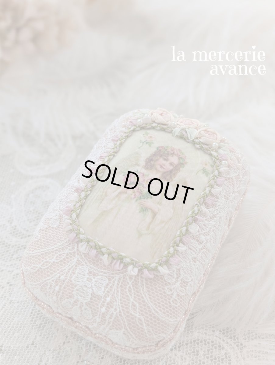 画像1: 手のひらに収まる小さなアクセサリーケースです〜天使〜【完成品】 (1)